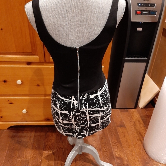 Adorable 80s style zipper dress - Picture 6 of 7